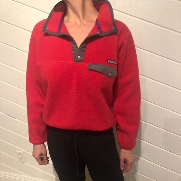 red patagonia pullover